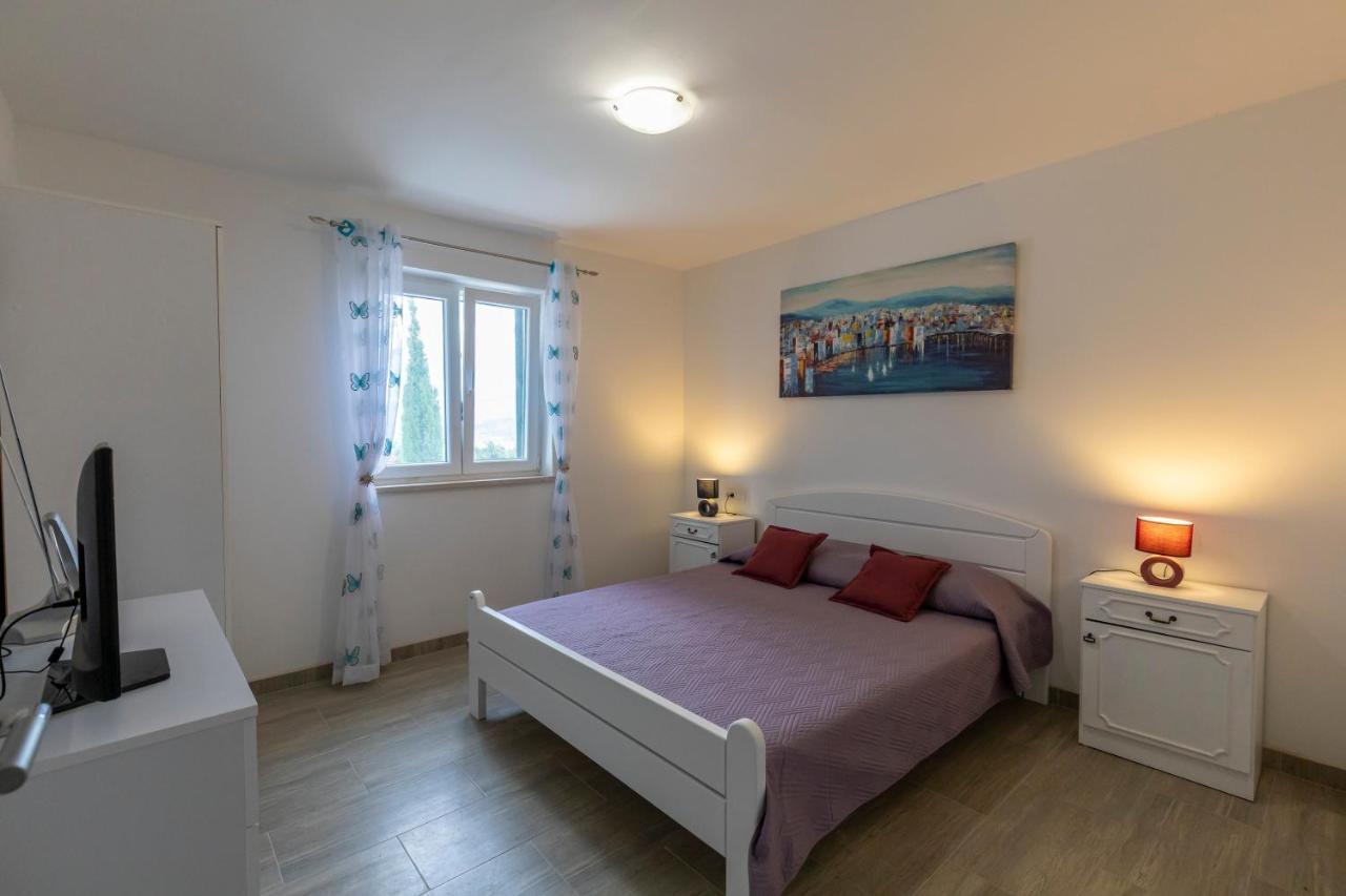 Villa Little Hill Postira Dış mekan fotoğraf
