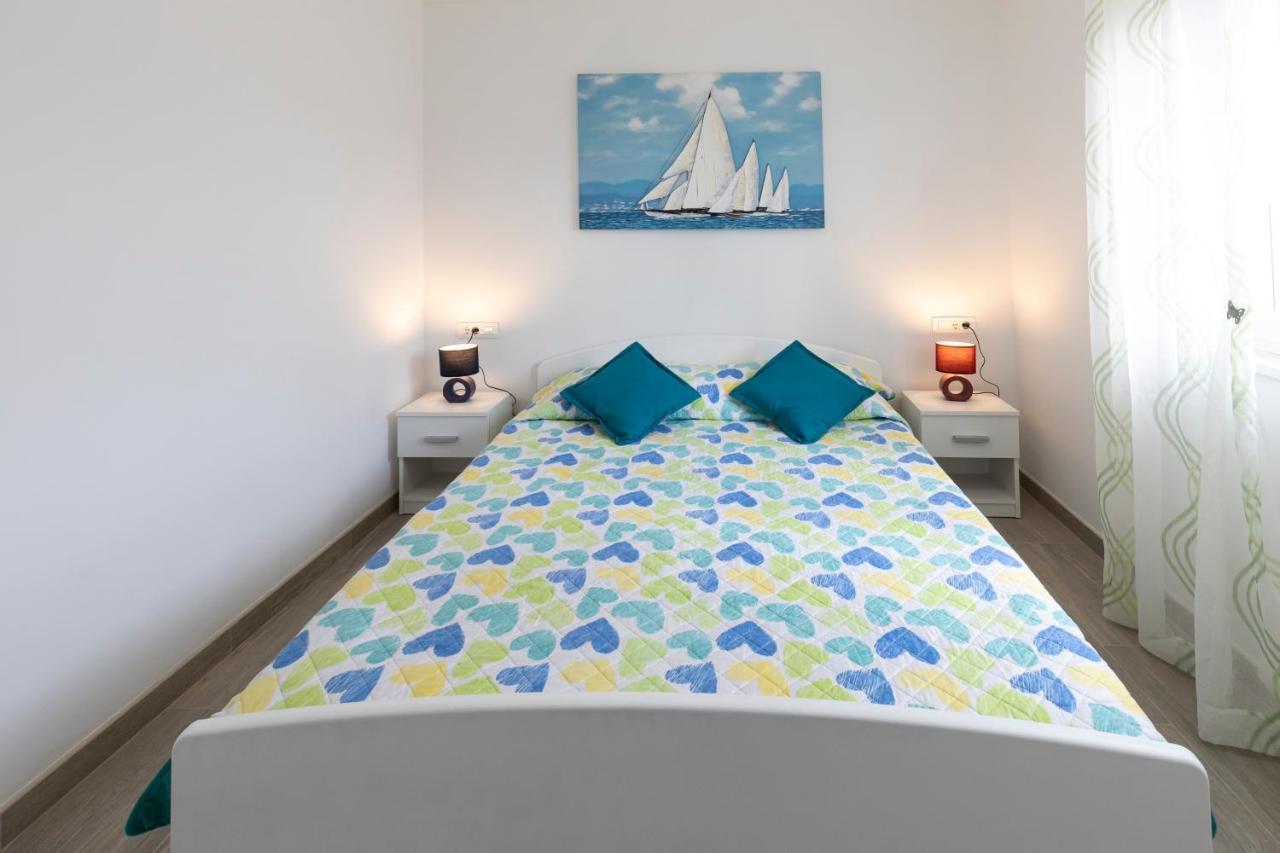 Villa Little Hill Postira Dış mekan fotoğraf